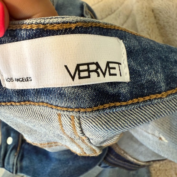NWT Vervet Los Angeles Jeans SIze 32 Mom Cropped Jeans MSRP $70 Light Wash - Picture 9 of 10